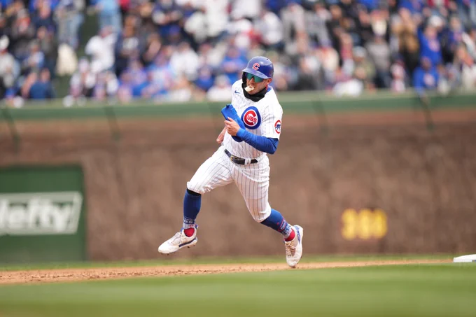 Miles Mastrobuoni sprints around the bases.