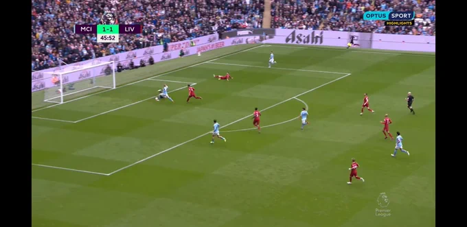 De Bruyne scores from an unfair advantage and it's all ok... nothing to see here.