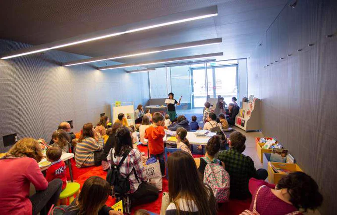 Programa experimental con familias en torno al álbum ilustrado.