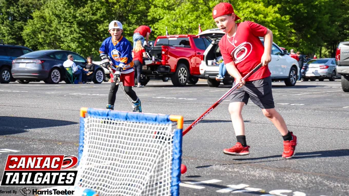 Photo of Canes fans tailgating
