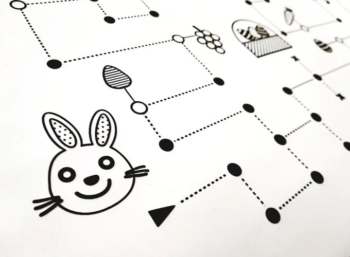 Detail of the bunny in the Easter labyrinth. Detailaufnahme des Hasen im Osterlabyrinth.