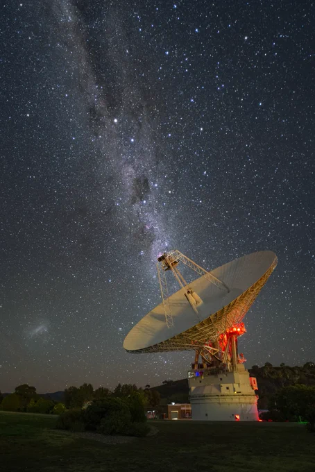 A deep space antenna against the background stats of the Milky Way galaxy.
Deep Space Station 43 is Australia’s largest steerable parabolic dish, supporting two-way communications with dozens of robotic spacecraft exploring the solar system and beyond. It is located at the Canberra Deep Space Communication Complex and is managed on NASA’s behalf by CSIRO, Australia’s national science agency.