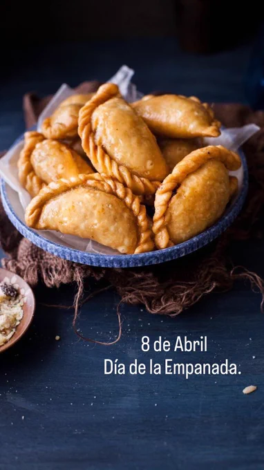 #DiaDeLaEmpanada
