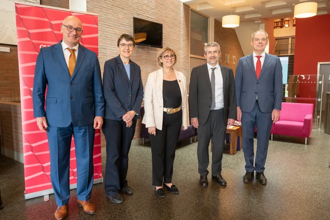 French Minister Sylvie Retaillau and Inria Chairman/CEO Bruno Sportisse visited our institute this afternoon.