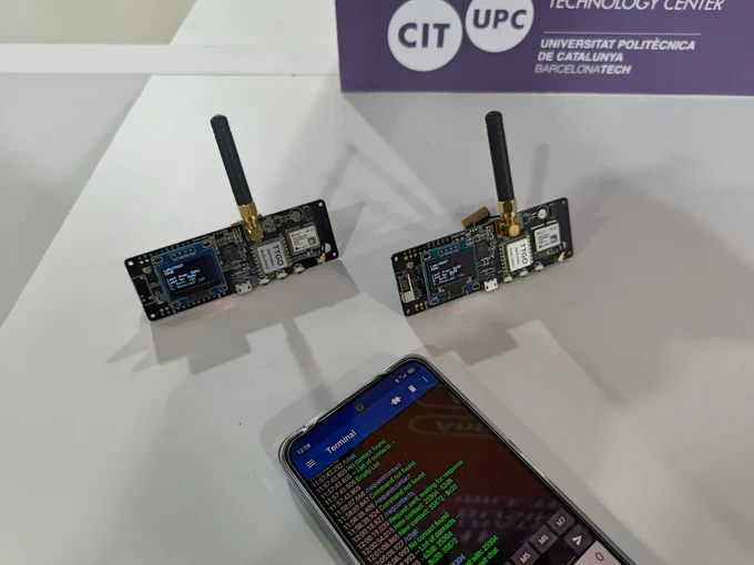 Networks of IoT services: new possibilities of computing in layers