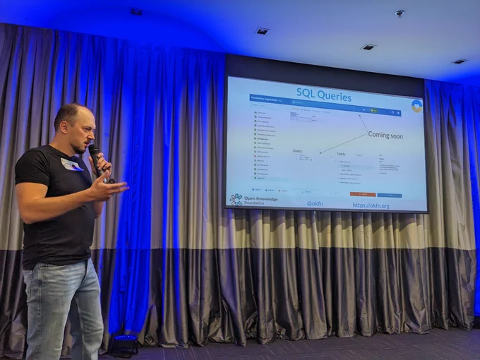 Evgeny Karev presenting Frictionless Application at csvconf
