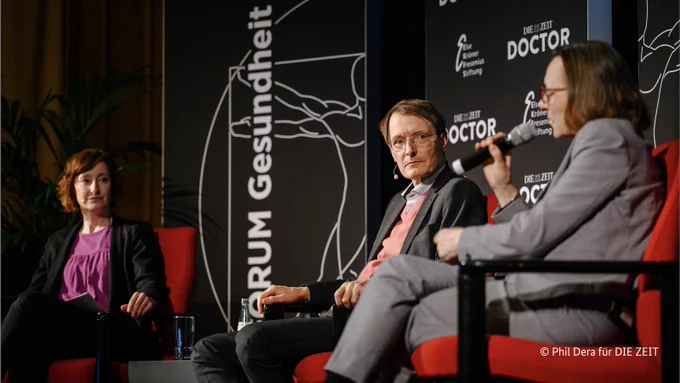 Karl Lauterbach im ZEIT Forum Gesundheit mit Prof. Scheibenbogen von der Charité Berlin.