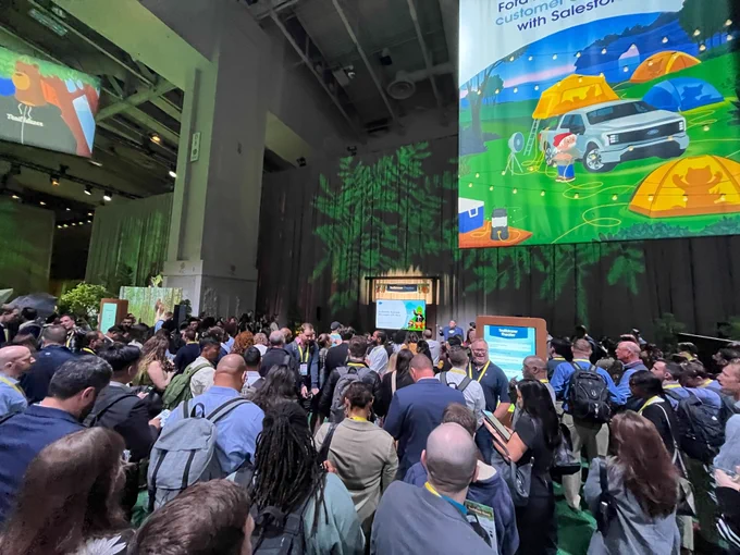 A packed theater for “Automate Business Processes with Flow” with Karmel James, Mike Gerholdt, and Senthil Ramachandiran at Salesforce World Tour D.C. 
