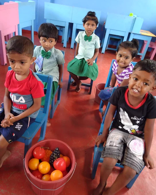 During play, kids stretch their imaginations. They create make-believe games or get lost in pretend worlds. Children act out different solutions while boosting their confidence. 
