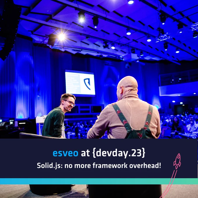 The esveo dev lead Andreas Roth is talking to the host at a conference.