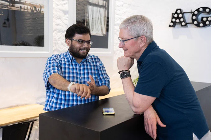 Tim is speaking with the founder of LookUp, who is showcasing the app experience on his Apple Watch Ultra.