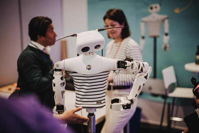 Image of a robot in the interactivity session