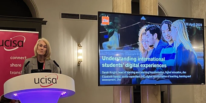 Understanding international
students' digital experiences
Sarah Knight, head of learing and teaching transformation, higher education, Jisc
Elizabeth Newall, senior consultant (HE) digital transformation of teaching, learning and
assessment, Jisc
