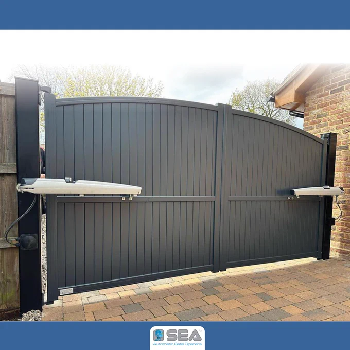 SEA Installation with electromechanical swing gate operator SURF.