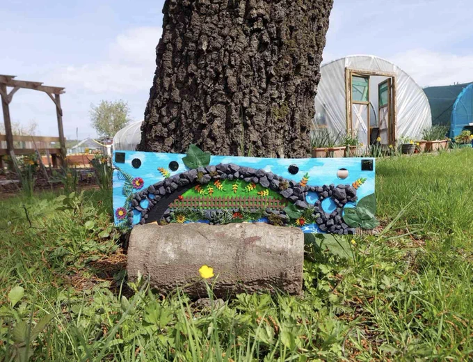 A small sculpture of a bridge