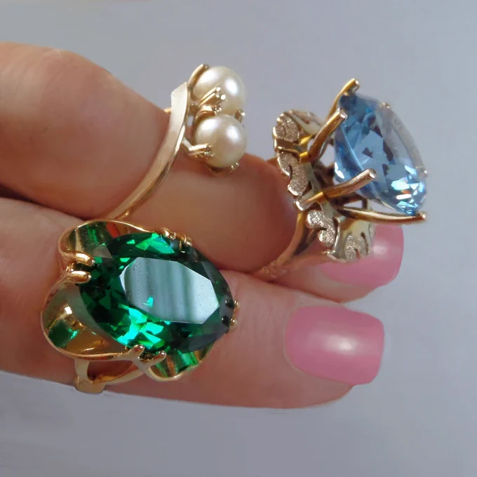 Vintage Designer SIXTIES Cocktail RING, Large Emerald Green Stone, Signed Vargas 18KT HGE Size 6.5, Womens Fine Costume Jewelry c.1960s