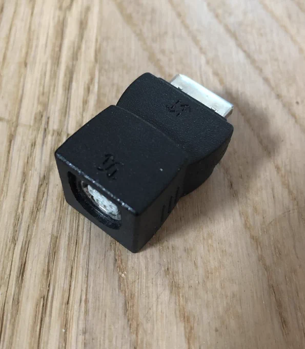 A photo of the Apple Newton Interconnect Dongle