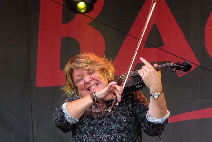 Eileen Ivers plays the fiddle at Milwaukee Irish Fest 2022