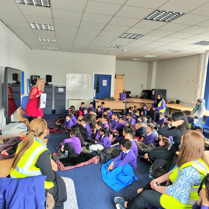 Christina Gabbitas talking to the children 