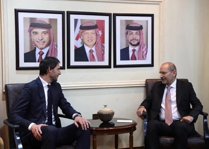 Minister Hoekstra meets with his counterpart from Jordan, H.E. Minister Ayman Safadi.