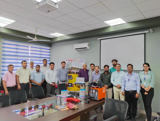 Tesca Technologies Pvt. Ltd. and Seabery, Spain partner to revolutionize technical education in Rajasthan with an innovative augmented reality Welding Simulator. The cutting-edge technology is set to enhance vocational training , providing a safe and immersive environment for students to practice welding skills and prepare for successful careers in the field. Watch Mr. NILESH JOGI's demonstration at JECRC University to see the potential of this groundbreaking training tool.