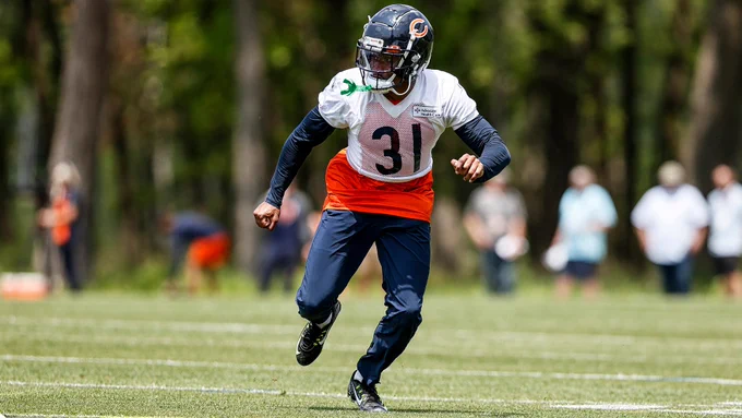 Jaylon Jones running