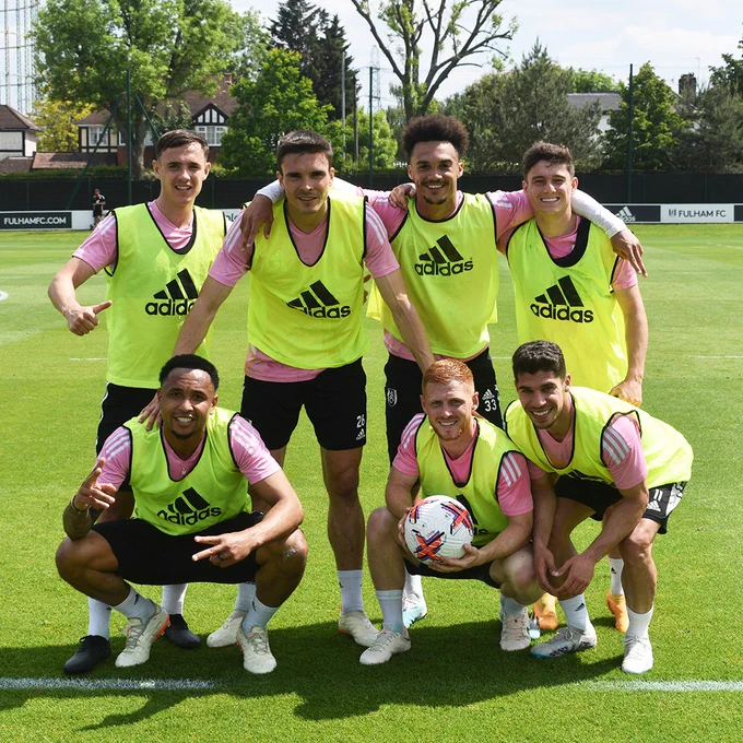 Luke Harris, João Palhinha, Antonee Robinson, Daniel James, Kenny Tete, Harrison Reed and Manor Solomon pose for a photo in training.
