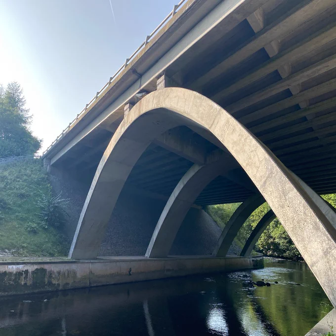 Photo of underside of Lowther Bridge which carries the M6 over the River Lowther