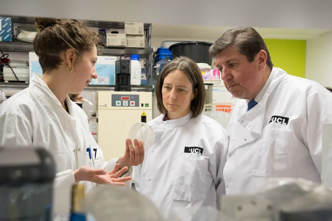 MPs visit the Santini lab, UCL