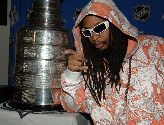 Lil Jon poses with the Stanley Cup in 2007.