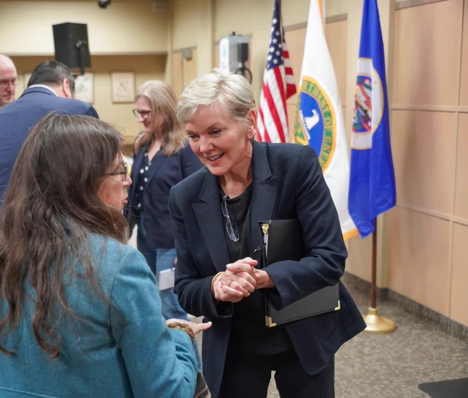Secretary Granholm participates in an event at the Minnesota Clean Cities coalition in Minneapolis, MN to highlight new announcements coming out of the DOE Office of Energy Efficiency and Renewable Energy Vehicle Technologies Office.