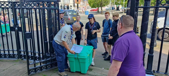 Scouts returning their ShelterBox