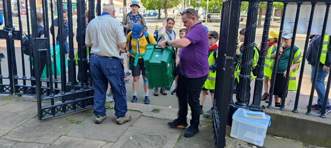 Scouts returning their ShelterBox