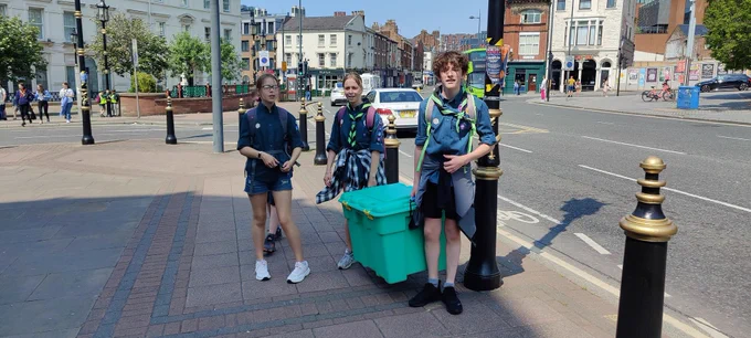 Scouts returning their ShelterBox