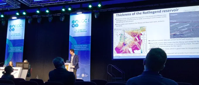 Marten ter Borgh from EBN presents results of the SCAN seismic acquisition campaign in the Netherlands, which aims to shed more light on the subsurface for geothermal exploration. Photo: Henk Kombrink