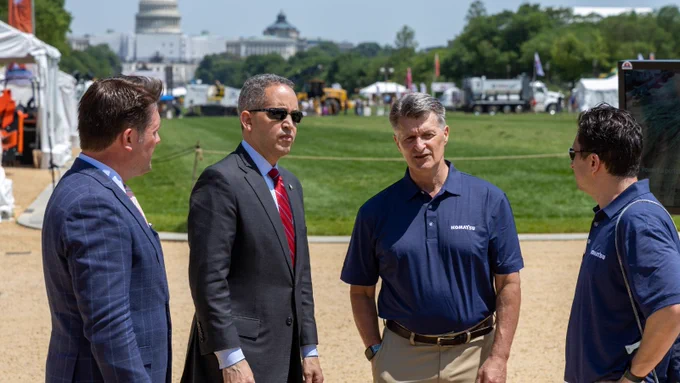 Great to see @aemadvisor showcase the construction industry's latest innovations and discuss Biden-Harris Administration's priorities during last week's Celebration of Construction on the National Mall. 