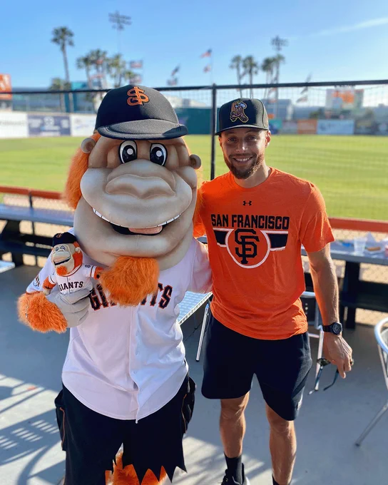 Stephen Curry and San Jose Giants mascot