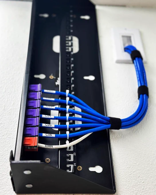 Vertical Cable 24 Port Blank Keystone Patch Panel, Middle Atlantic 2U Vertical Rack Mount Bracket