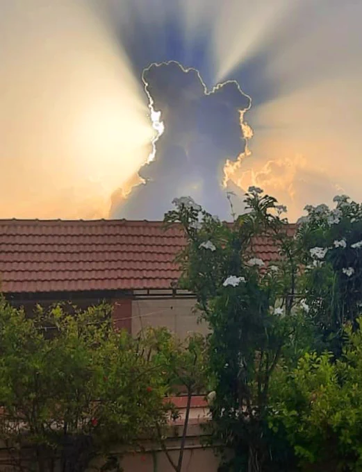 A perfect skyscape captured depicting Rising India