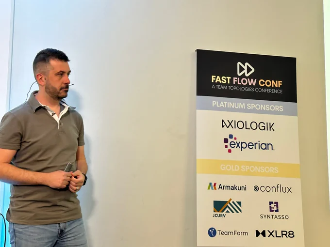 João Rosa listening to the audience during his talk at FastFlowConf