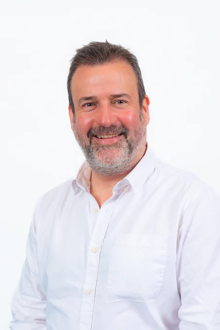 Portrait photo of Professor Dan Longley