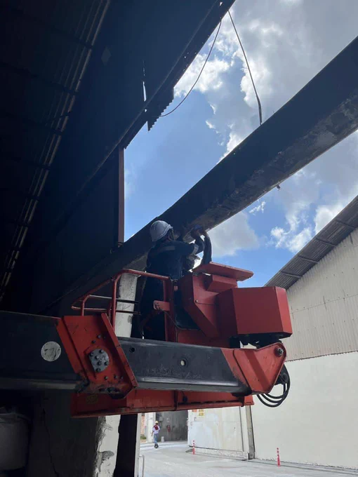 🪜🔎 Structural integrity assessment for existing factories. 🏭🏭👍👍

#IPMProfessionalServices #StructuralAssessment #EngineeringServices #StructuralEngineering #EngineeringInspection #StructuralTesting #AssessmentReport #VisualInspection #CrackInspection #ConsultantMalaysia #EngineeringConsultant 

*****************************
💻 Website: https://ipm.my/
📩 Email: admin@ipm.my
☎ Call: 03-8066 7631 (Selangor/ Kuala Lumpur)
☎ Call: 07-355 5631 (Johor Bahru)
🔗 Facebook: https://www.facebook.com/IPMProfessionalServices/
🔗 LinkedIn: https://www.linkedin.com/company/ipm-professional-services/
