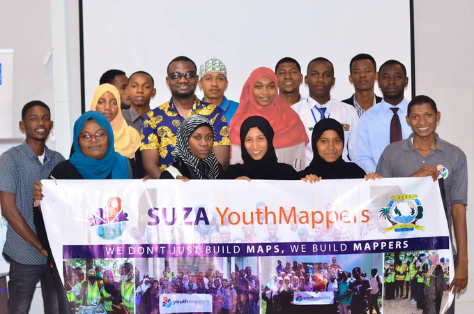 Group photo between @SuzaYouthMappers leaders, Zanzibar University students, Sumeit University students and Zanzibar Geospatial Services Organization 
