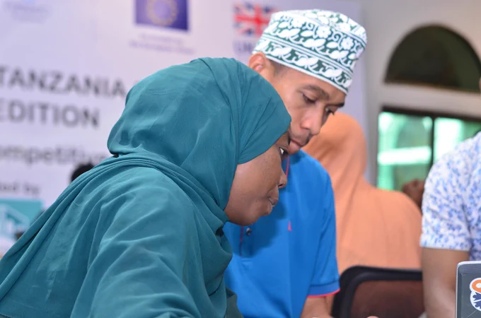 SuzaYouthMappers member and Sumeit University students on discussion 