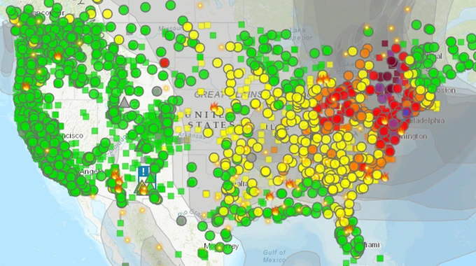 A map of air quality in the U.S., showing unhealthy to hazardous air quality over much of the northeast due to smoke from Canadian wildfires.
