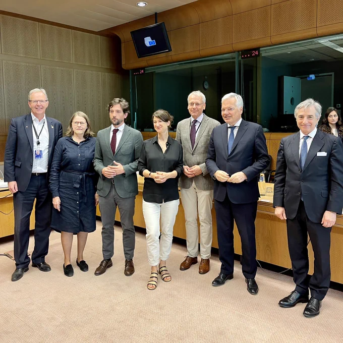 Swedish Ambassador Torbjörn Haak, Spanish Ambassador Raul Fuentes Milani, Commissioner Didier Reynders, MEP Lara Wolters and colleagues
