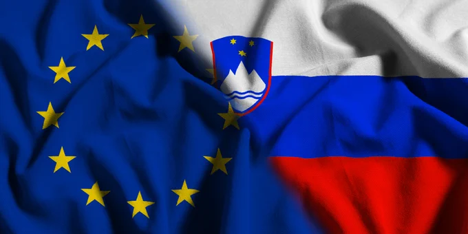 EU and Slovenia flags