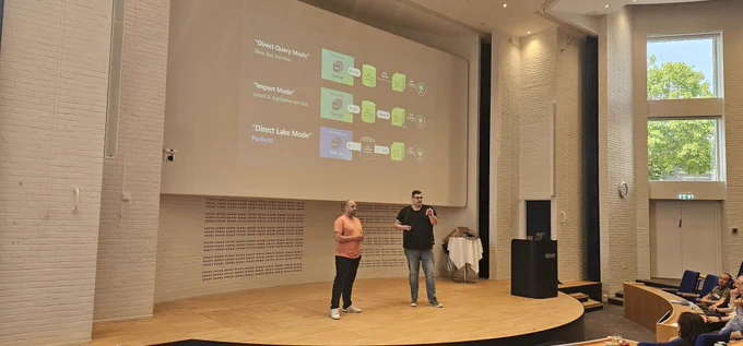 Benni and Stijn on the stage 