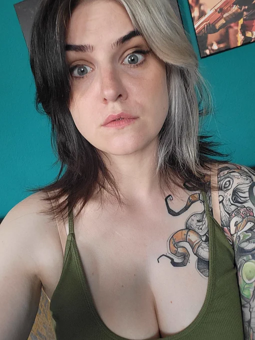 Selfie of Skunk/Snoo in regular clothee