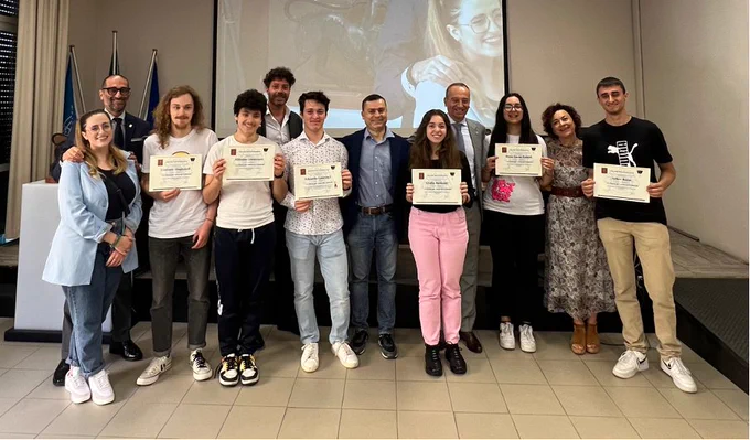 https://www.teletruria.it/un-ponte-tra-itis-galilei-e-universita-di-berna.html
